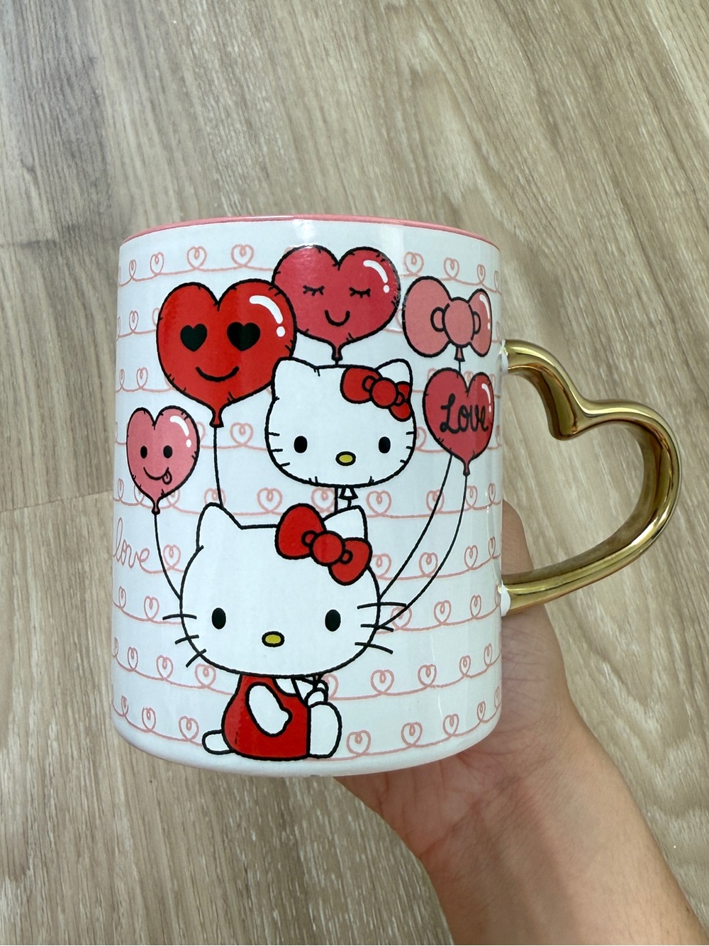 Hello Kitty Valentine’s Day Gold Heart Handle Mug